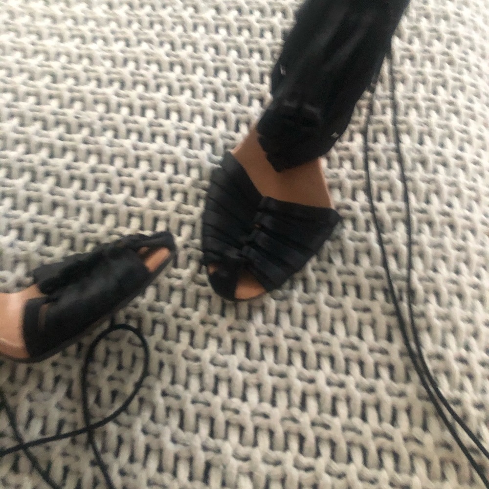 Gucci sandals with silk and gold heels - Picture 6 of 10